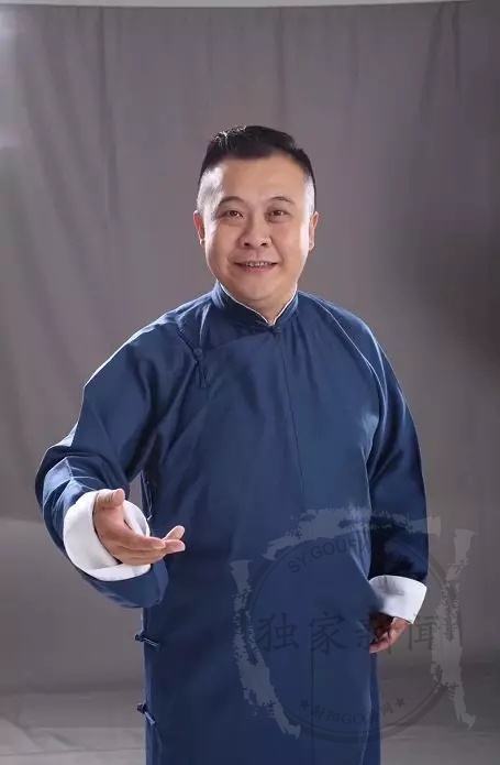 李宾—李菁相声团成员,作品风趣幽默,深受欢迎.